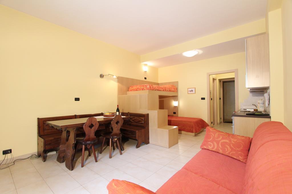 Residence Albergian Праджелато Екстериор снимка