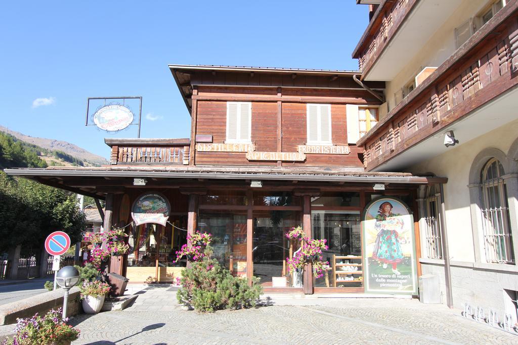 Residence Albergian Праджелато Екстериор снимка