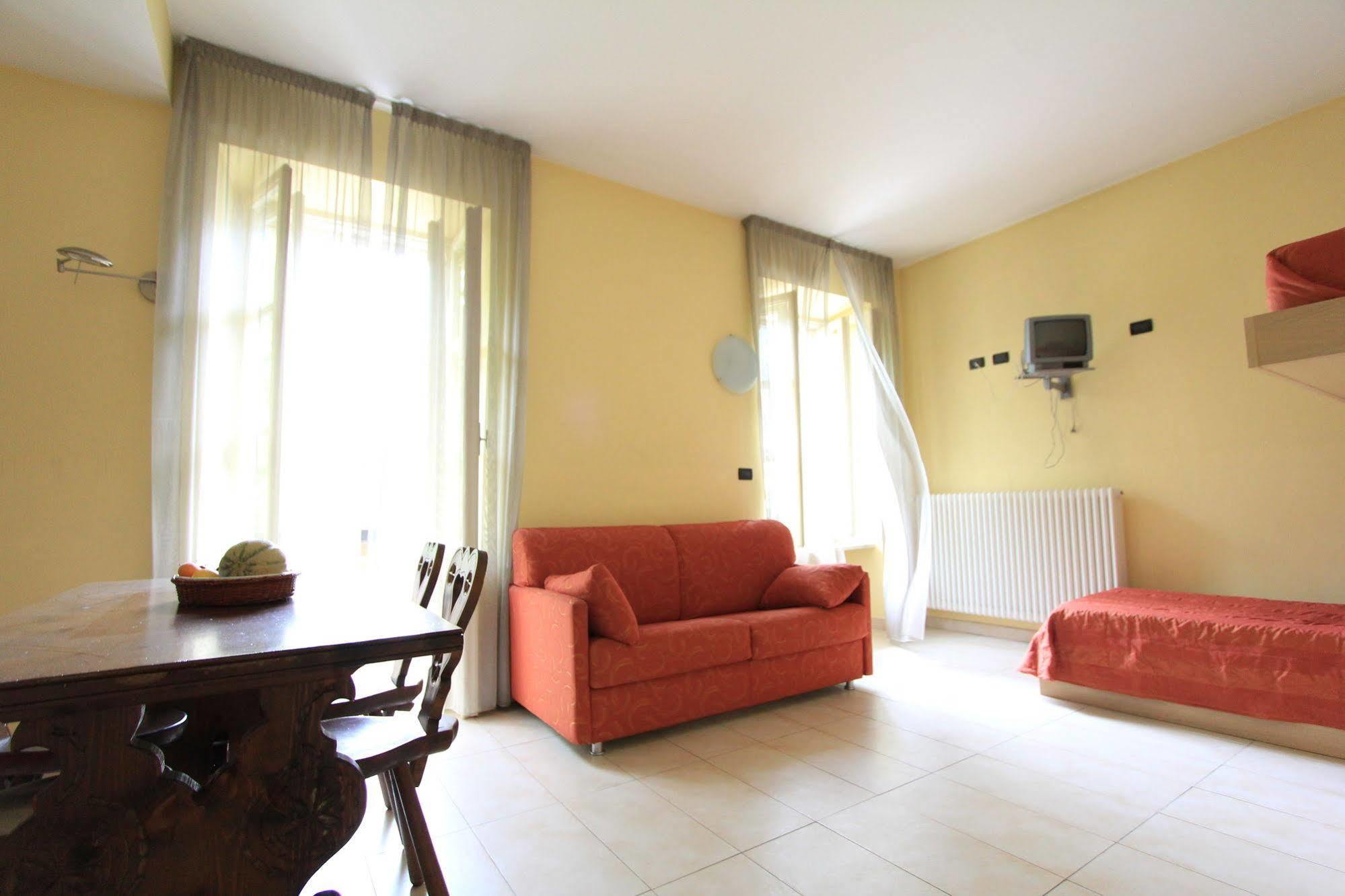 Residence Albergian Праджелато Екстериор снимка