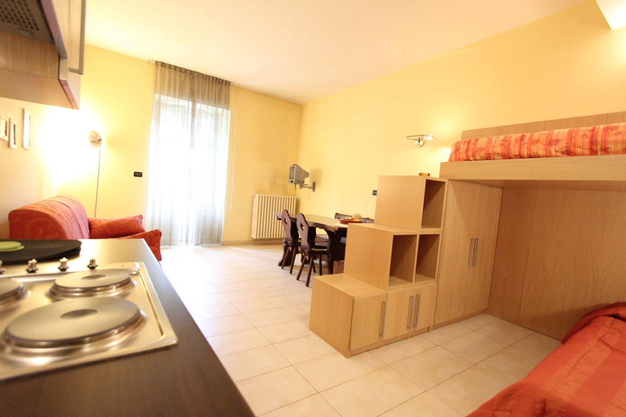 Residence Albergian Праджелато Екстериор снимка